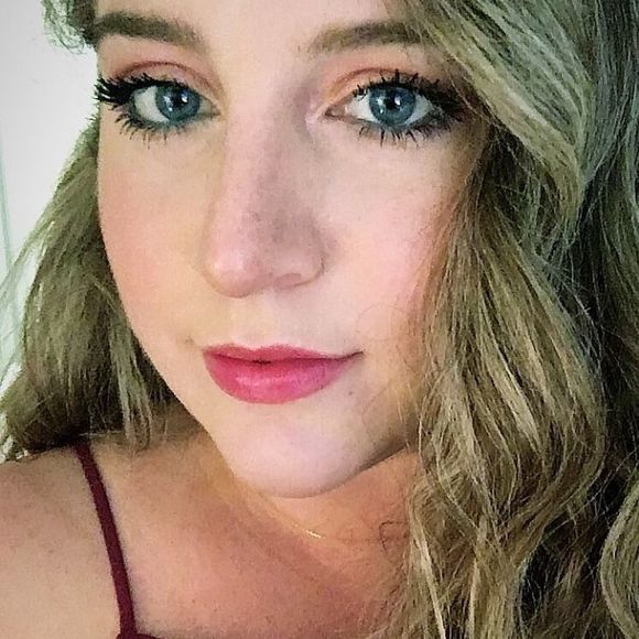 Meet your Posher, Taylor - Picture 1 of 1